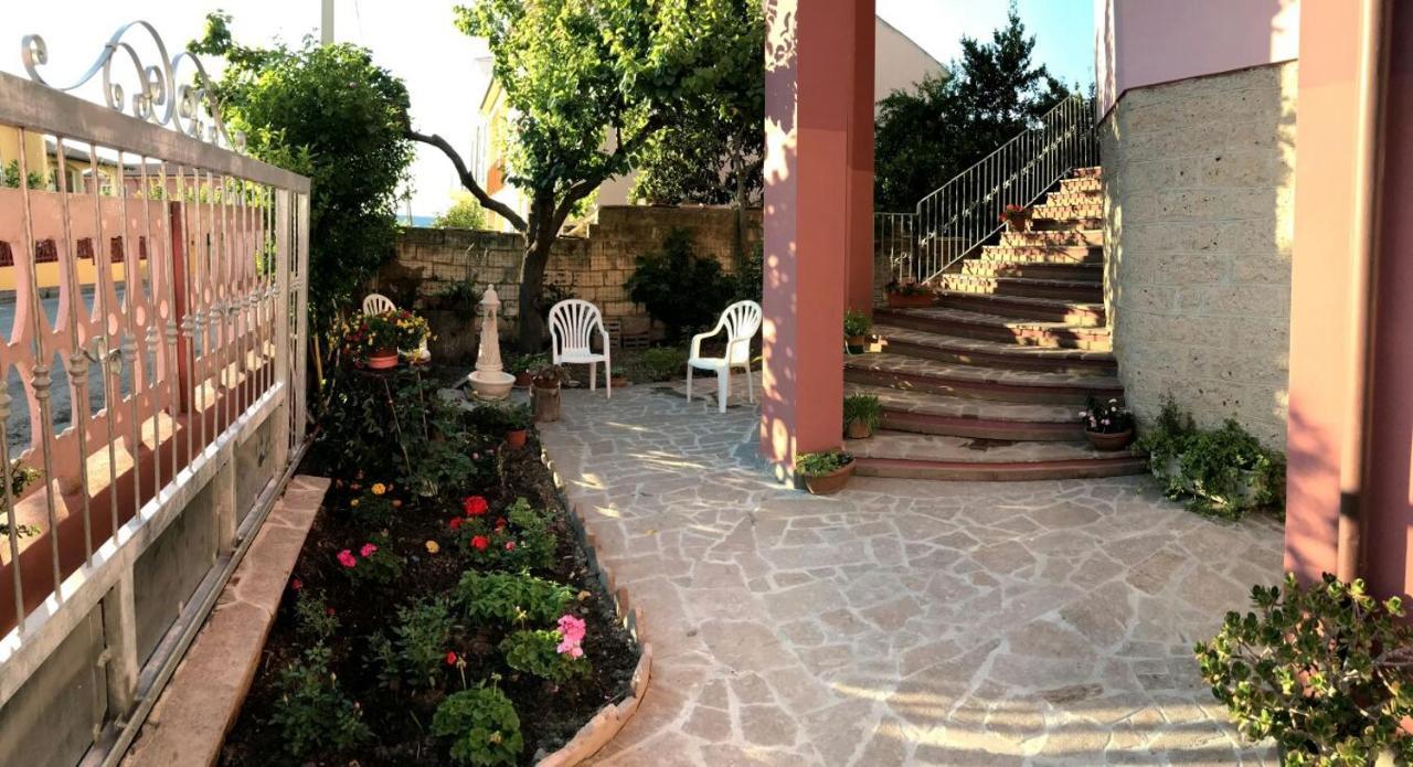 Casa Andreana Bed & Breakfast Uri Bagian luar foto