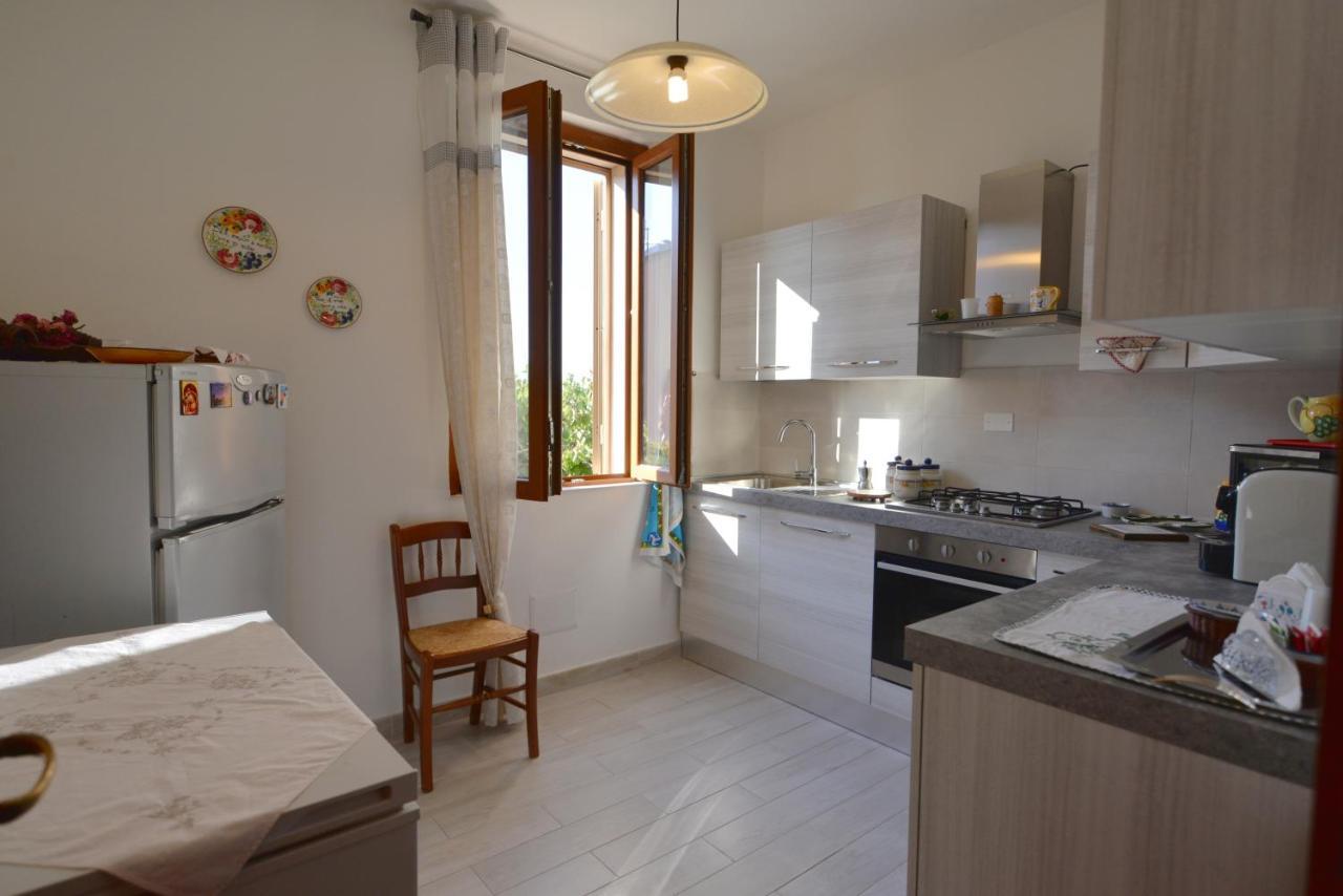 Casa Andreana Bed & Breakfast Uri Bagian luar foto